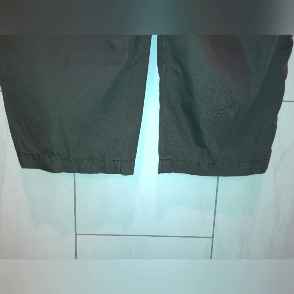 Women's Gloria Vanderbilt Gray Capris Size 12 excellent used condition - Picture 6 of 10